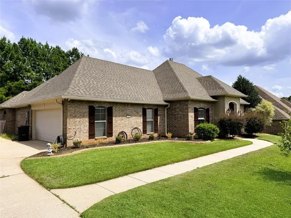 1737 Turning Leaf Trl, Haughton, LA 71037