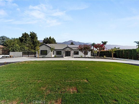 3rd image of 9760 Lemon Ave