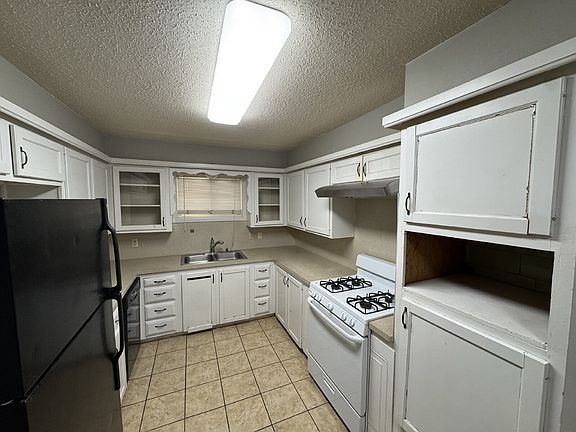 3rd image of 4207 46th St