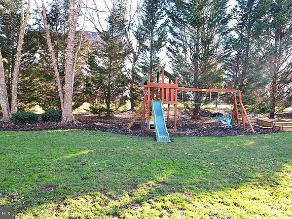 2nd image of 13935 Leeton Cir