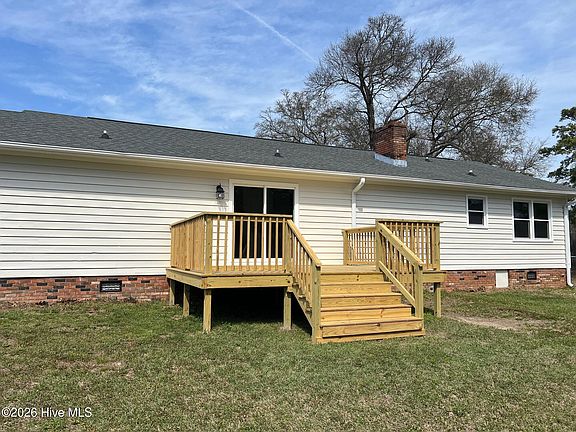 4th image of 410 Loma Linda Drive