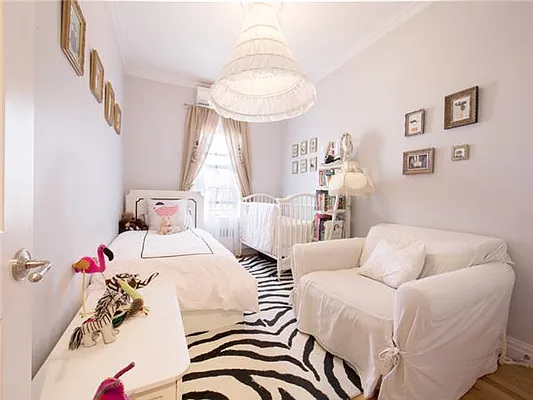 Sold by Avenue Sotheby's International Realty | media 22