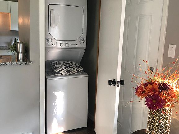 4th image of 812 Shawnee St #812