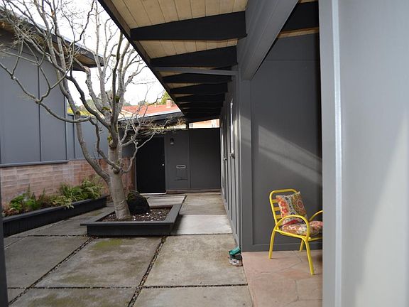5th image of 2653 Martinez Dr