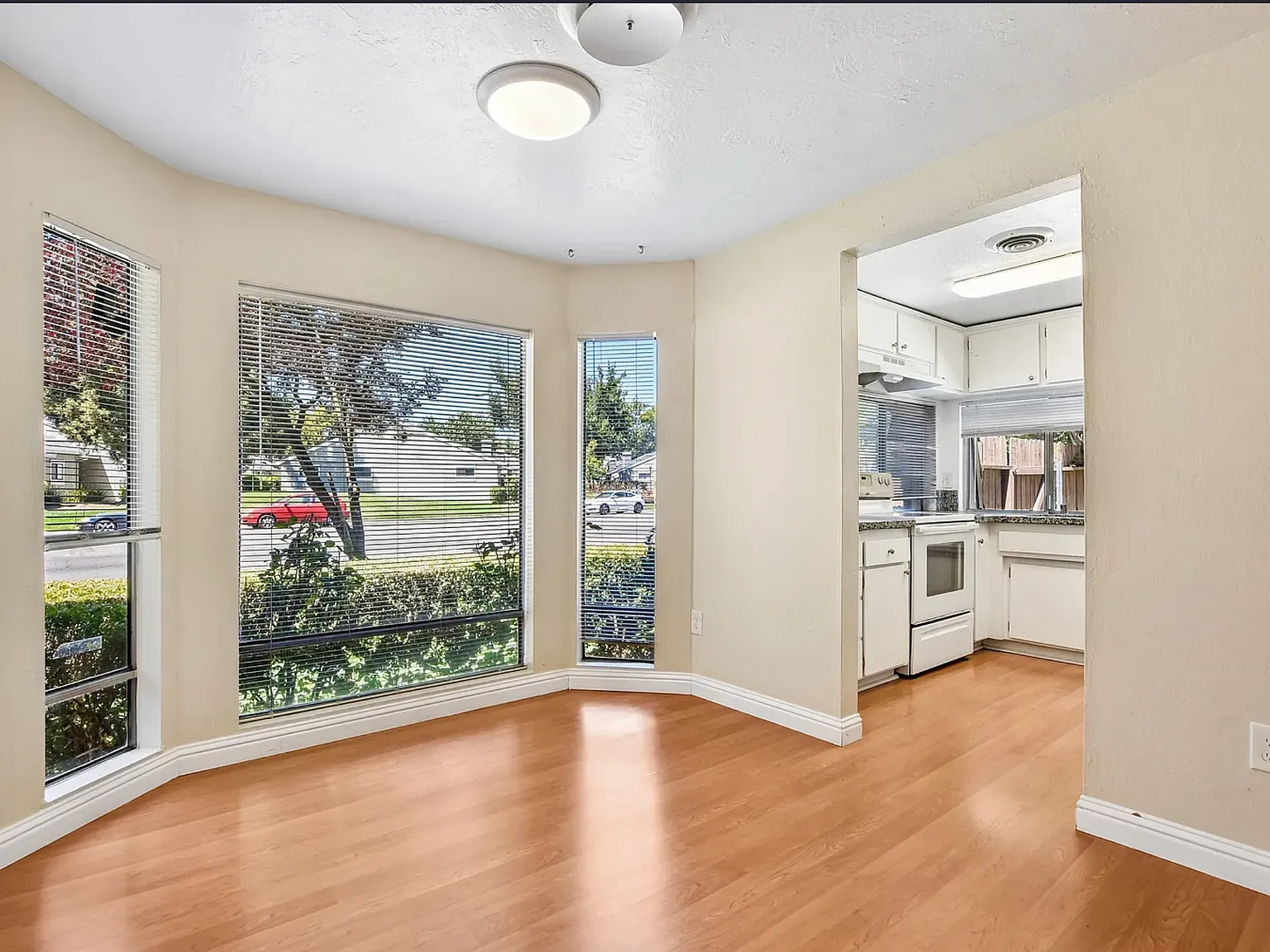 3 bed, 1700 sqft, $2,850 — Photo 2