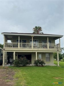 303 E Bay Ave, Seadrift, TX, 77983