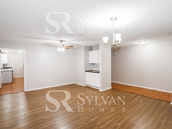 4th image of 2916 White Oak Ln