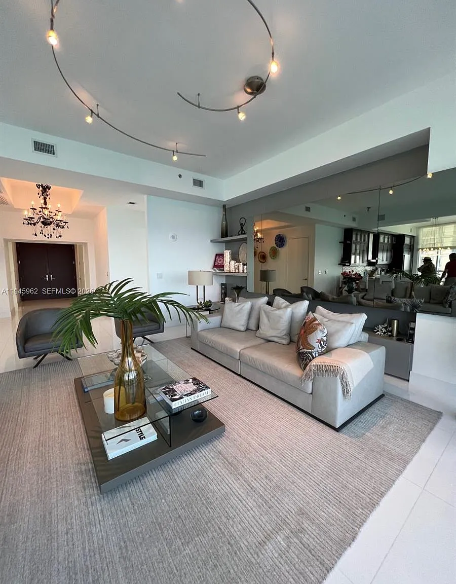 Tdr Tower Iii Condo — Photo 4