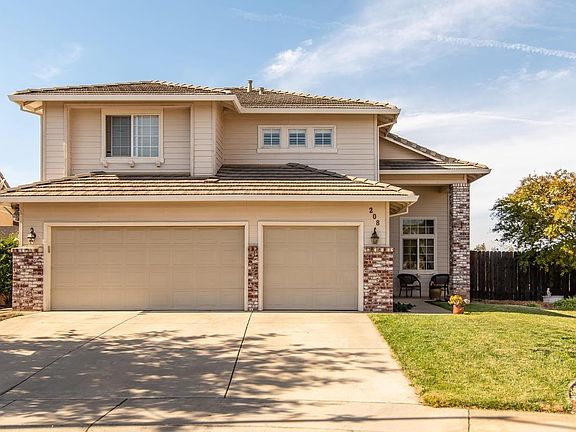 3rd image of 208 Foxglove Ct