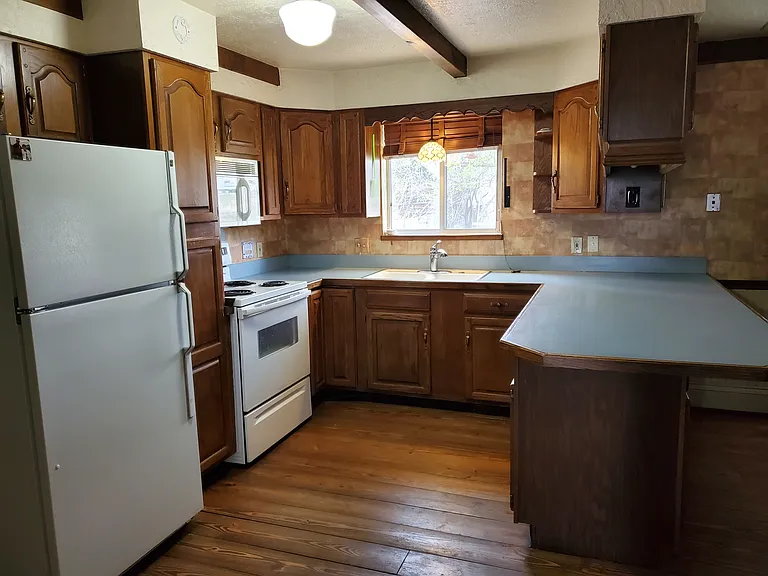 575 S 200 W — Photo 20