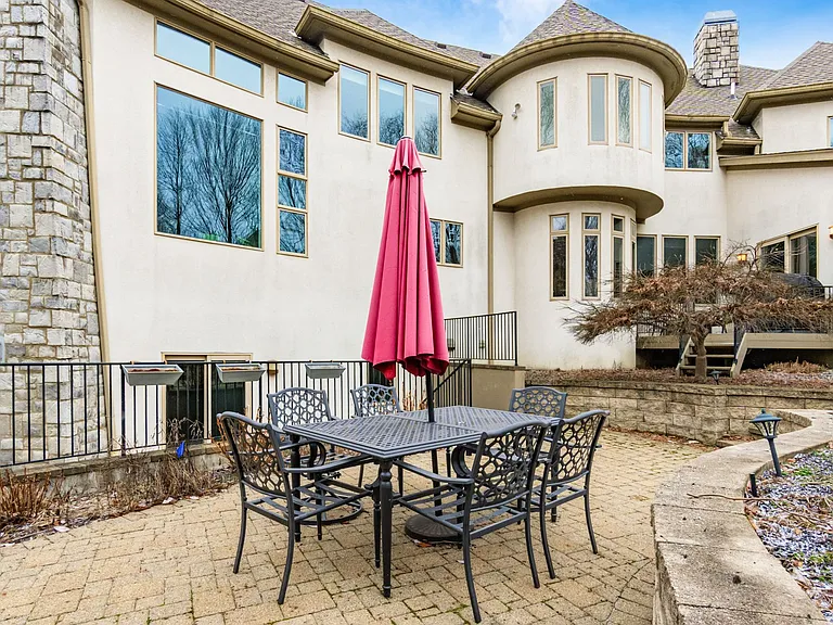 4602 Sandwich Ct — Photo 90
