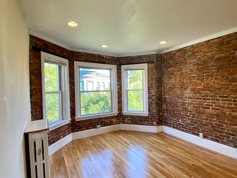 22 Hemenway St #1 — Photo 4