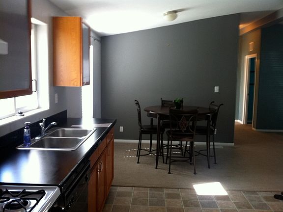 5th image of 6628 San Bernardino Ave NE