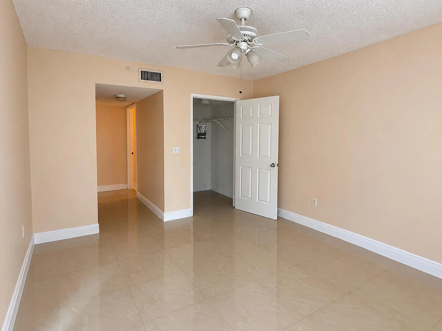 2 bed, 2.0 bath, 1124 sqft, $2,350 — Photo 4