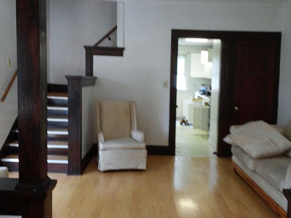 5th image of 915 Dustin St