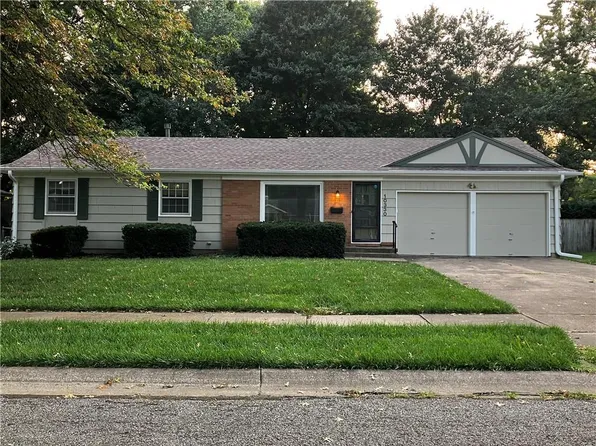 10330 Dearborn Dr, Overland Park, KS 66207