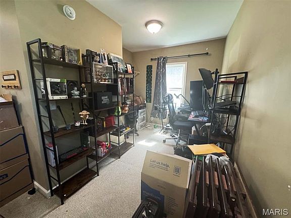 4th image of 627 Pine St
