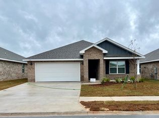 4733 Airmen Dr, Crestview, FL 32539