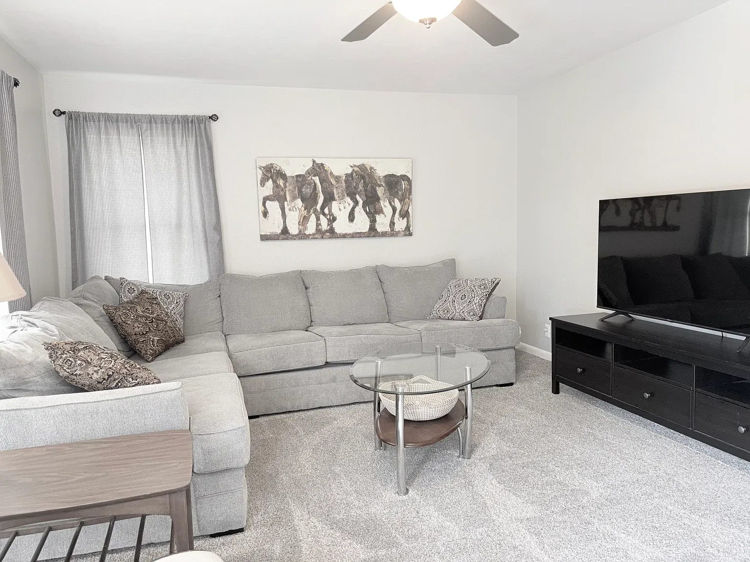 3 bed, 1224 sqft, $2,200 — Photo 2