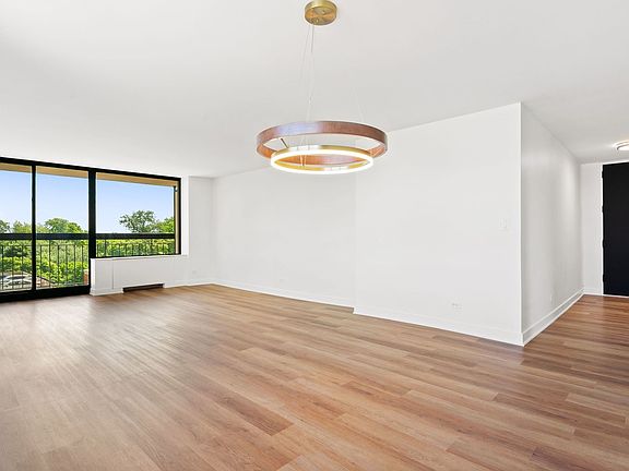 2nd image of 5201 S Cornell Ave APT 5B