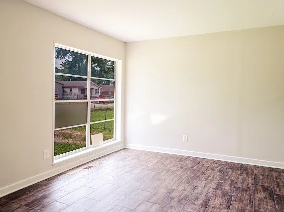 3 bed, 777 sqft, $750 — Photo 2