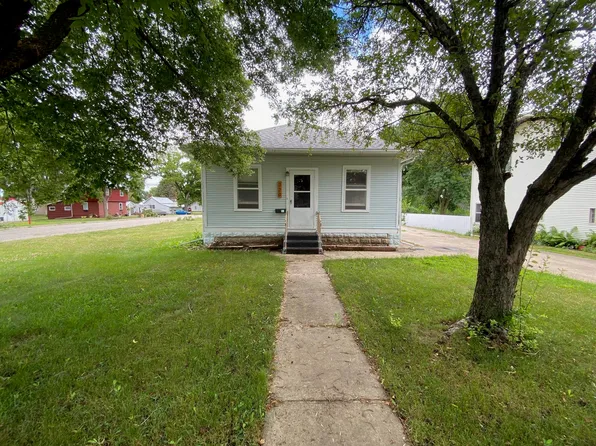 320 N 12th St, Estherville, IA 51334