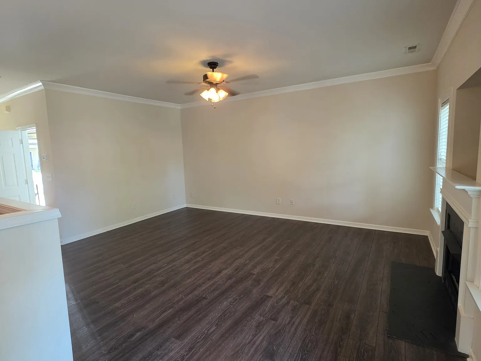 2 bed, 2.5 bath, 1569 sqft, $1,900 — Photo 2