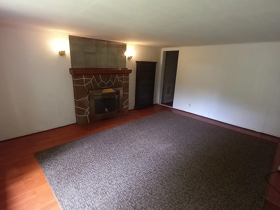 916 Greensburg Pike