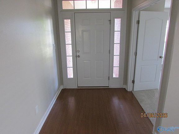 4th image of 226 Shadow Ct SW