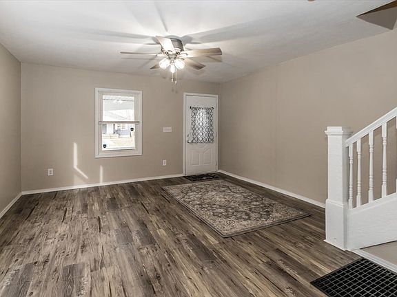 4th image of 4017/4019 E 11th St