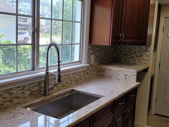 2nd image of 148 Bayview Ave