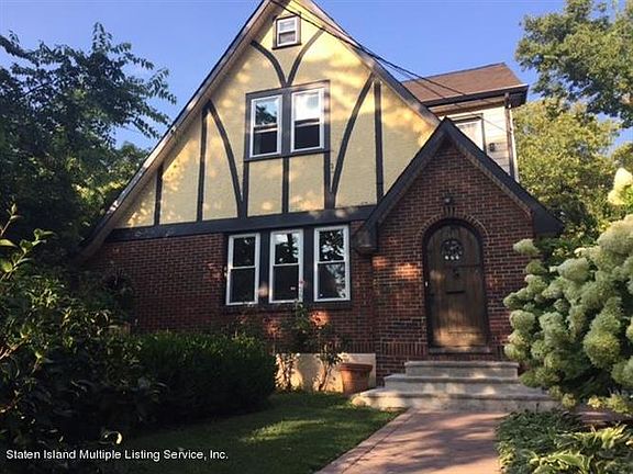 2nd image of 50 Fort Hill Cir