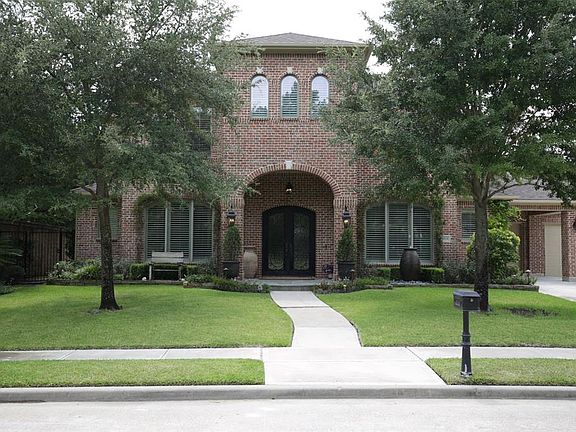 2nd image of 4818 Rose Canyon Ln