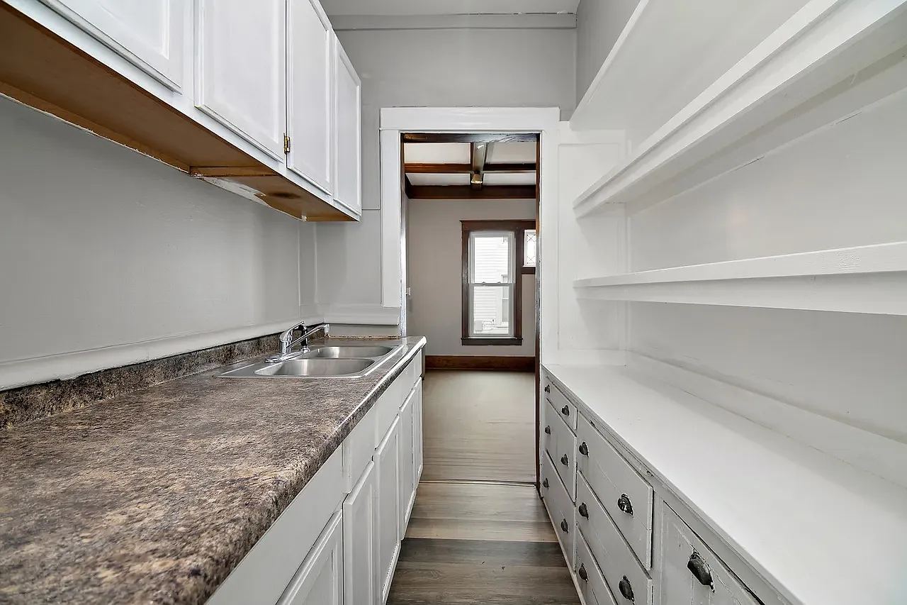 152 S Greenwood Ave — Photo 4