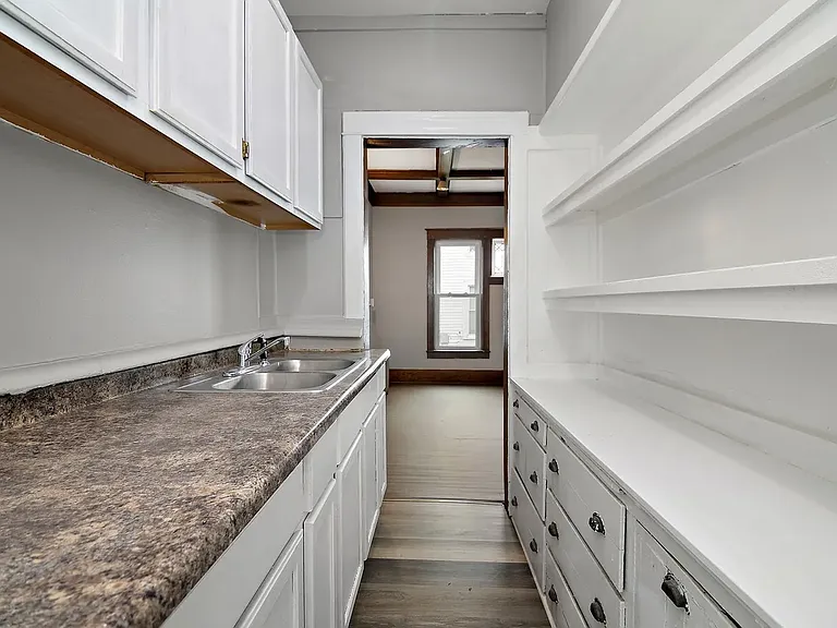 152 S Greenwood Ave — Photo 4