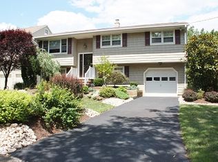 15 Stafford Dr, Piscataway, NJ 08854