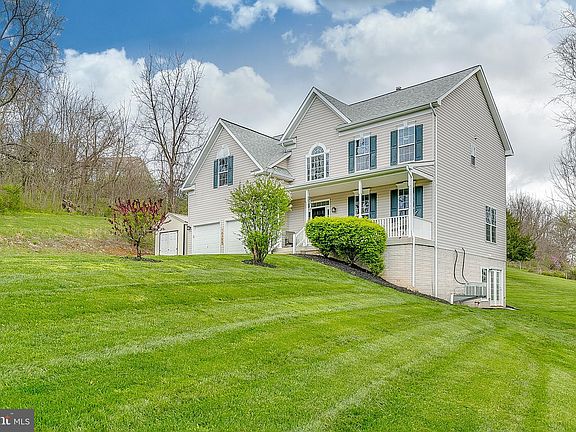 3rd image of 10304 Easterday Ct