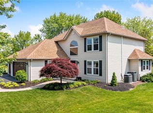 2525 River Rock Dr, Macungie, PA 18062