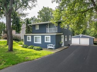 8211 Elmwood Dr, Wonder Lake, IL 60097