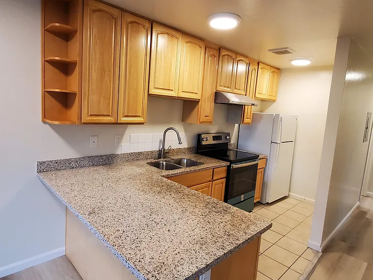 Park Villa Apartments — Photo 31
