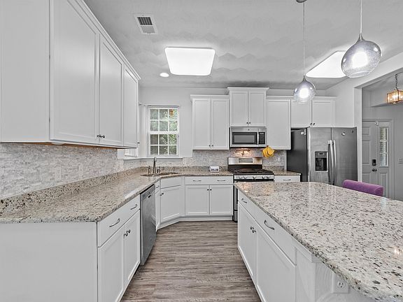 3rd image of 2200 Humphreys Dr #1