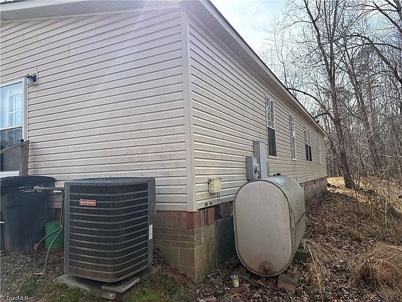 4th image of 125 Maple Hollow Rd