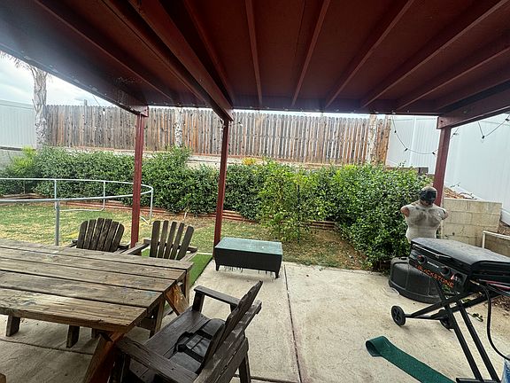 4th image of 27904 Doreen Dr