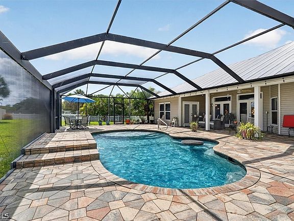 5th image of 15627 Caloosa Creek Cir