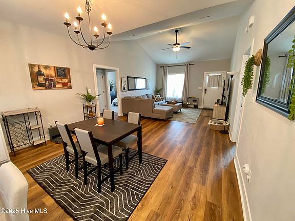 5th image of 26 Wildberry Court