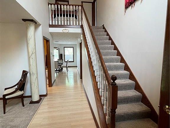 3rd image of 502 Rubythroat Ln