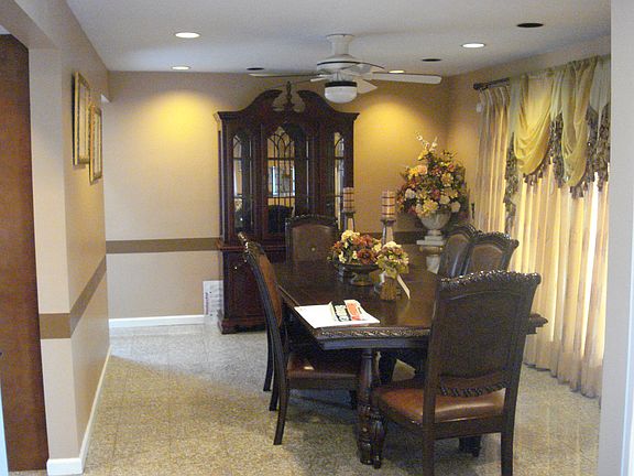 3rd image of 9 Downey Dr