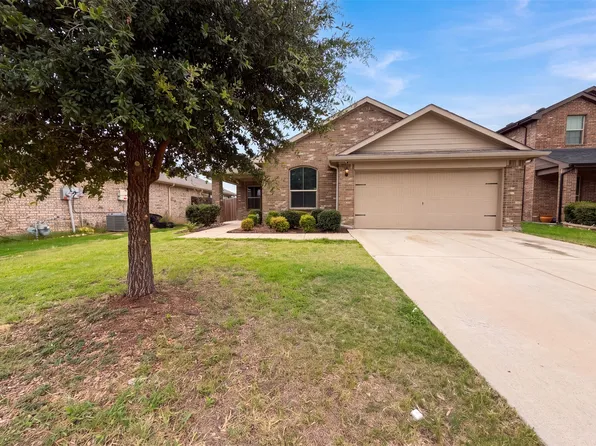 748 Wylie St, Crowley, TX 76036