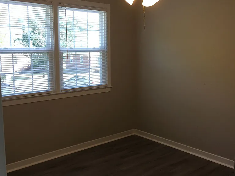 Lone Oak Villas — Photo 8