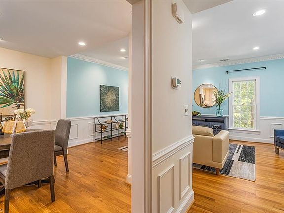 3rd image of 400 Fisher Park Cir Unit E